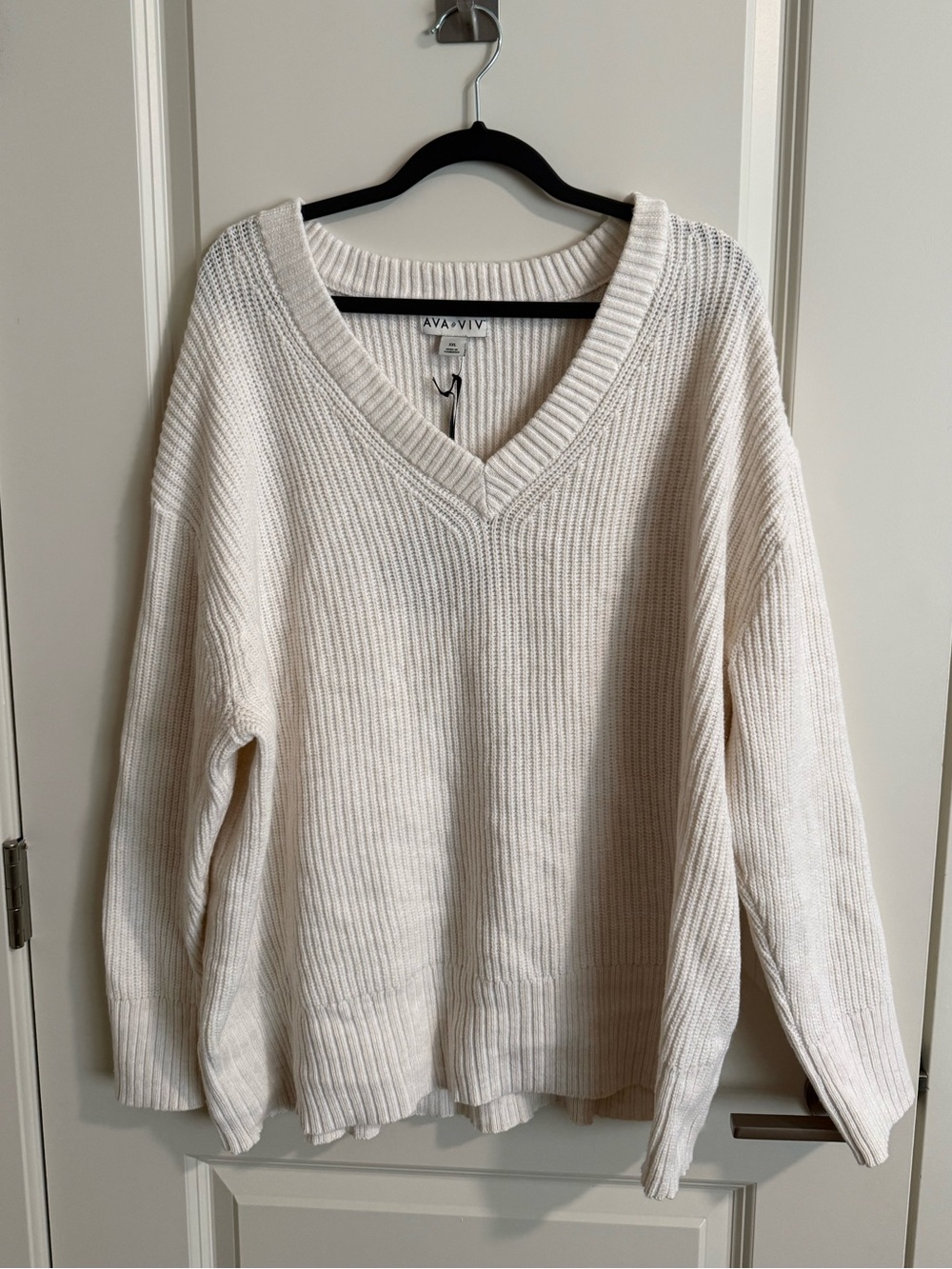 Ava & Viv Cream V-Neck Ribbed Sweater